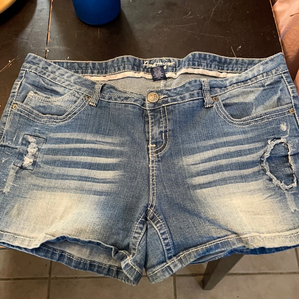 Amethyst Jean Shorts. Size 18.